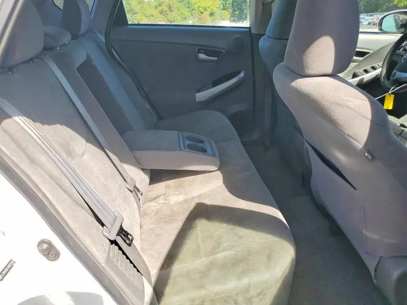 2010 TOYOTA PRIUS III  