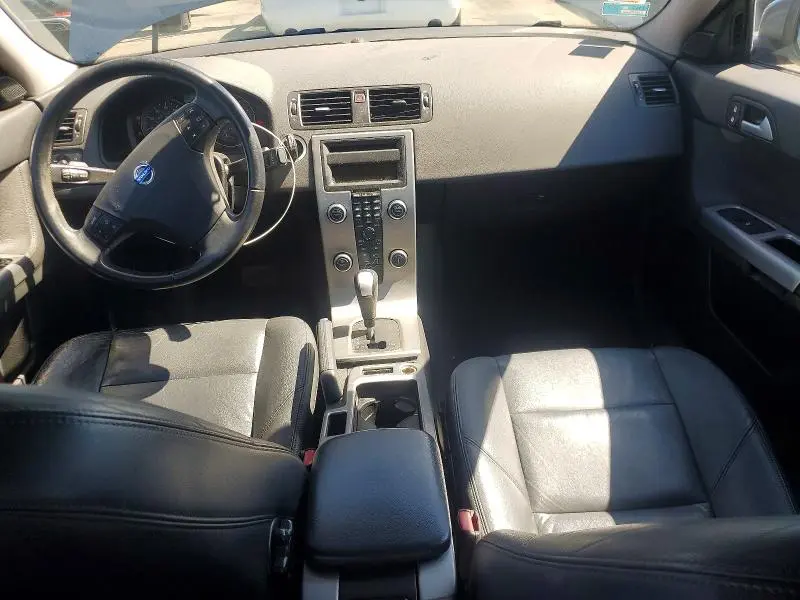 2010 VOLVO S40 2.4I  