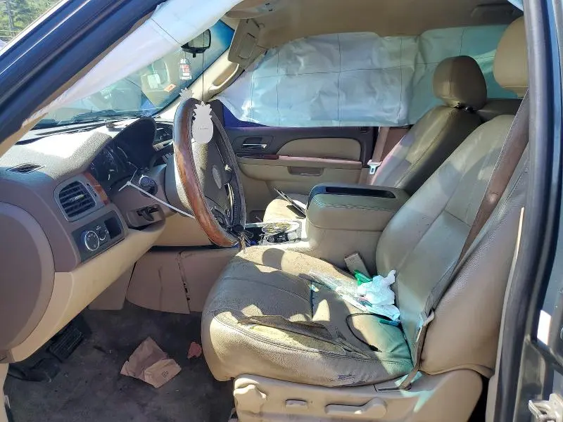 2011 GMC YUKON SLE  