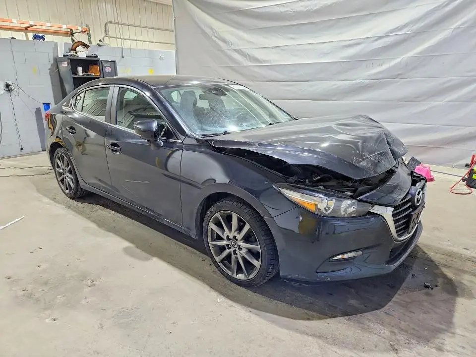 2018 MAZDA 3 TOURING  