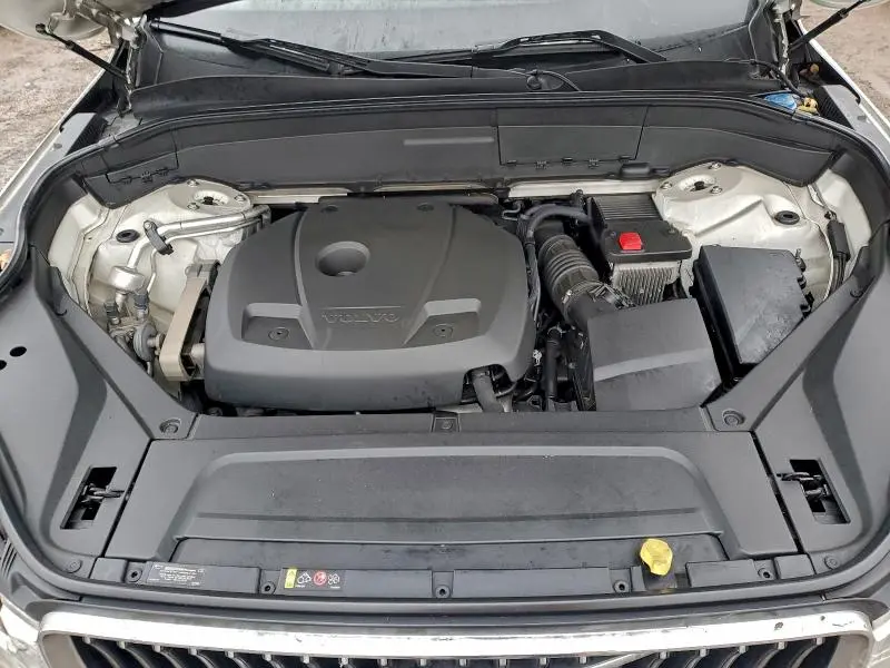 2020 VOLVO XC90 T6 MOMENTUM  