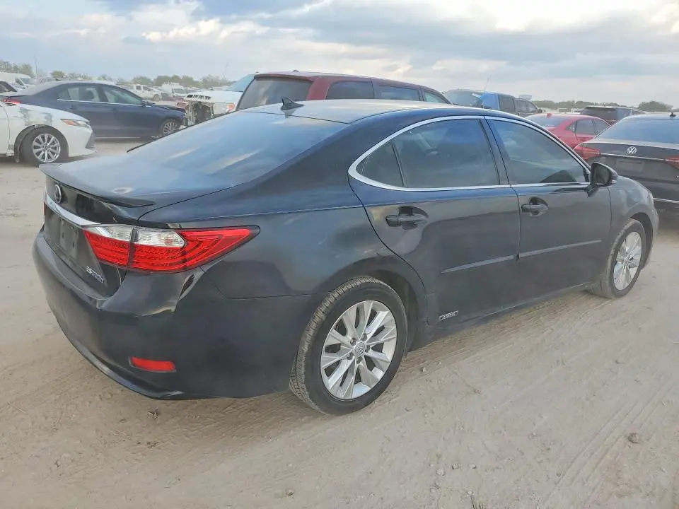 2013 LEXUS ES 300H  