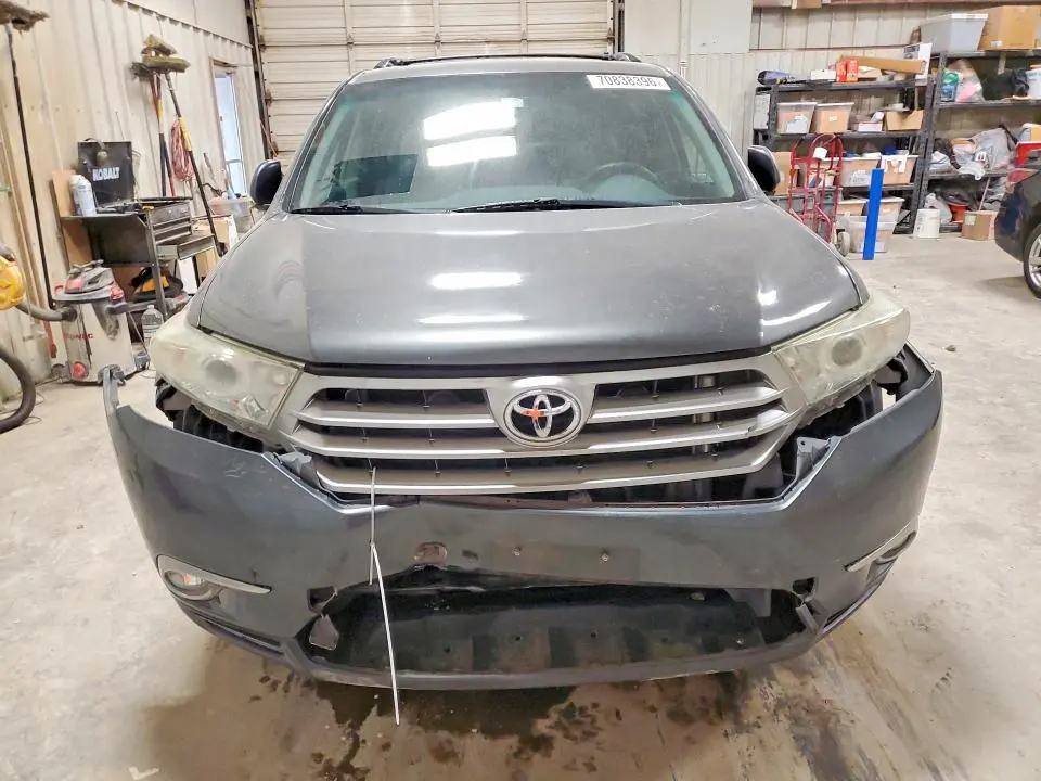 2013 TOYOTA HIGHLANDER LIMITED  