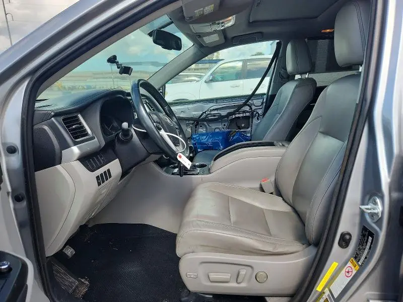 2016 TOYOTA HIGHLANDER XLE  