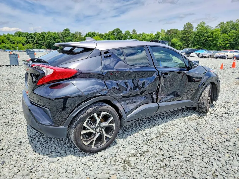 2020 TOYOTA C-HR XLE  