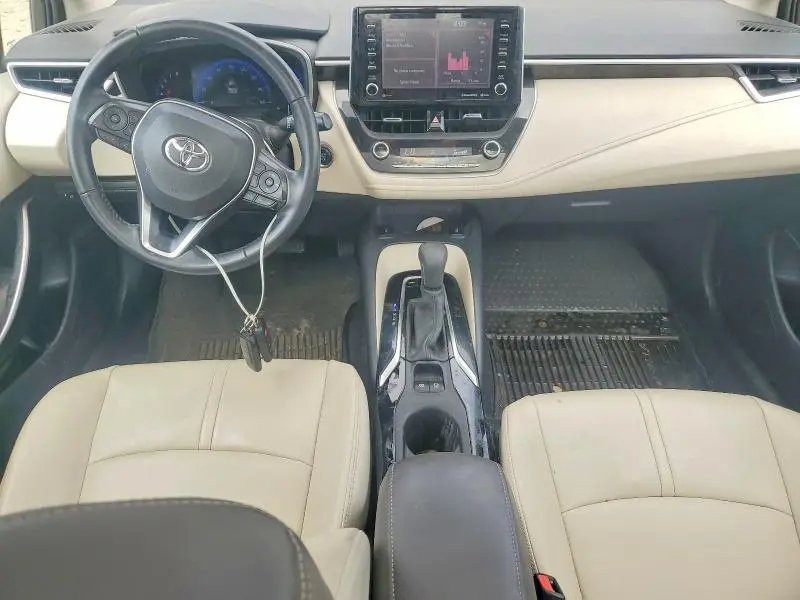 2022 TOYOTA COROLLA XLE  