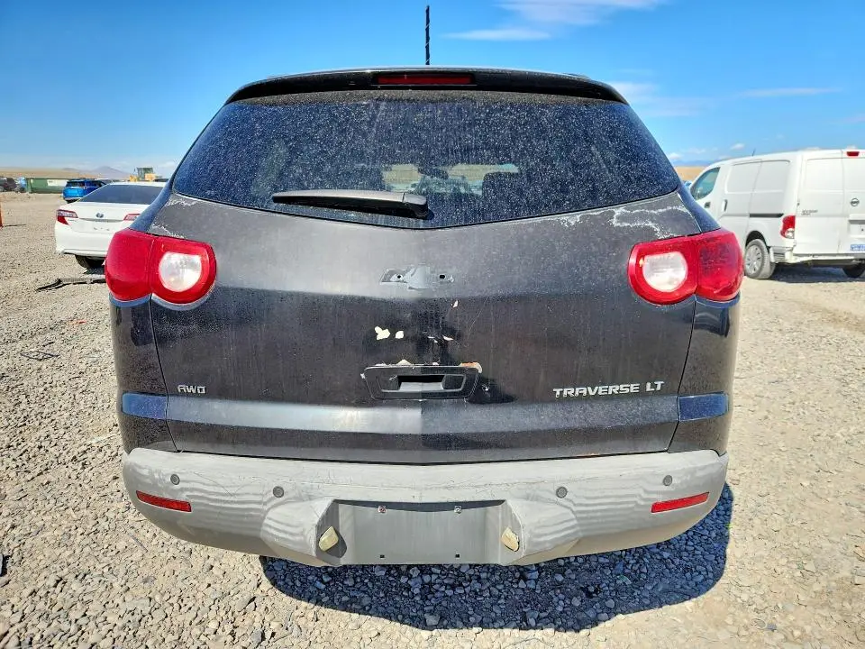2010 CHEVROLET TRAVERSE LT  