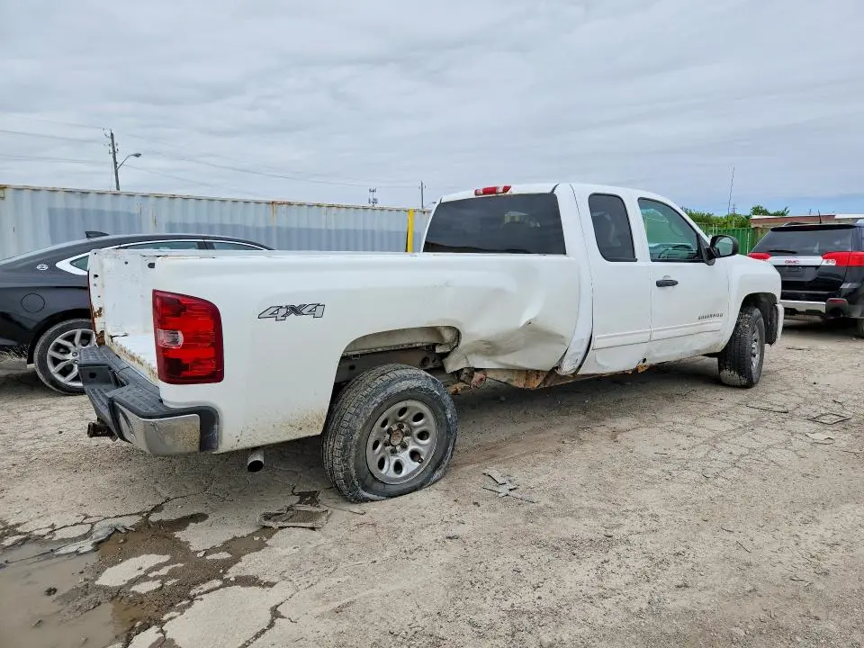2011 CHEVROLET SILVERADO K1500 LT  