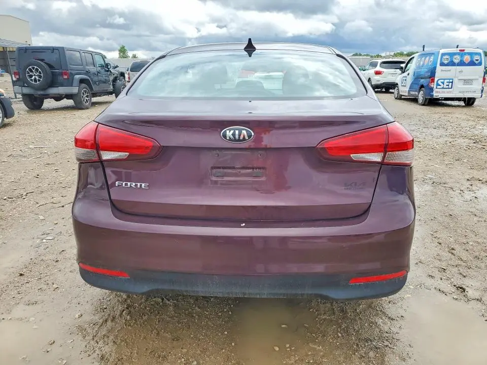 2018 KIA FORTE LX  