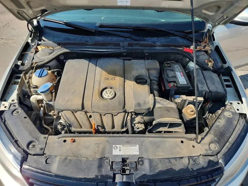 2012 VOLKSWAGEN JETTA SE  