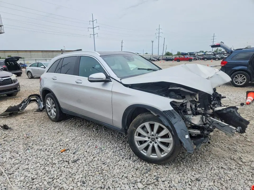2020 MERCEDES-BENZ GLC 300 4MATIC  