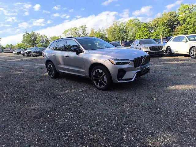 2026 VOLVO XC60 PLUS  