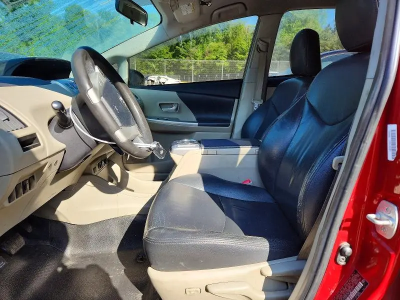 2014 TOYOTA PRIUS V TWO  