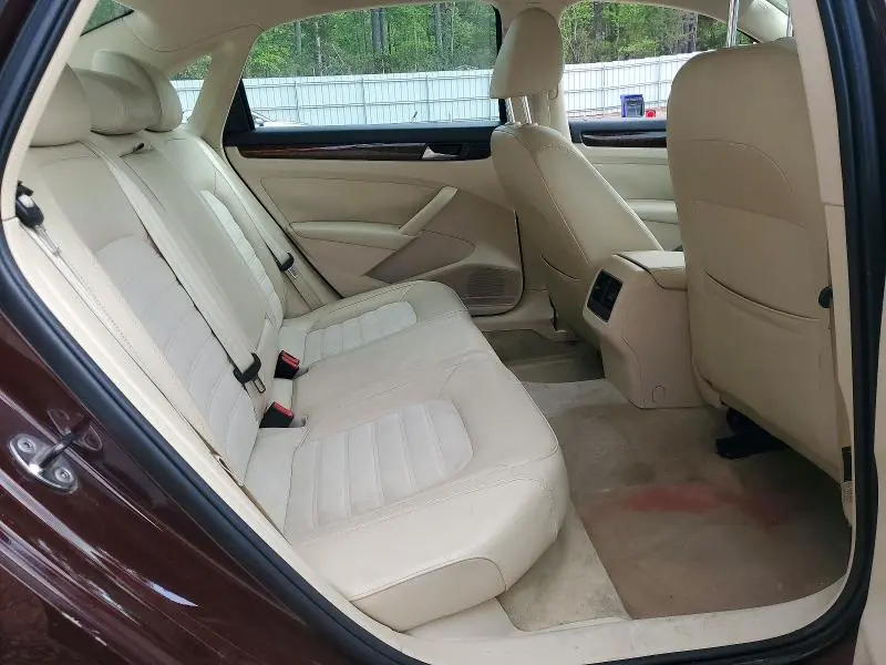 2013 VOLKSWAGEN PASSAT SEL  