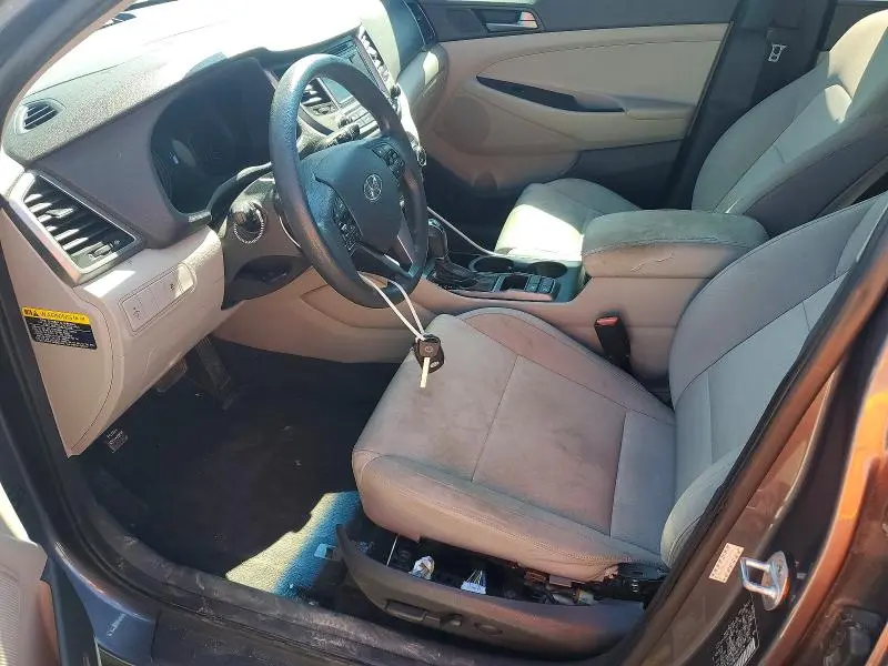 2016 HYUNDAI TUCSON SE  