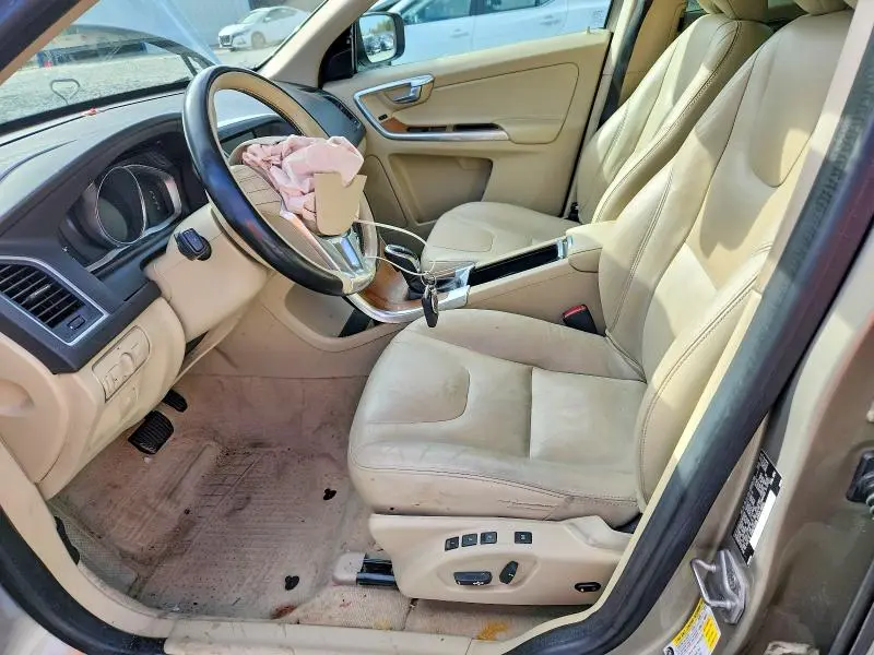 2016 VOLVO XC60 T5 PREMIER  