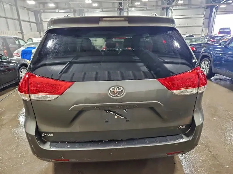 2012 TOYOTA SIENNA XLE 8-PASSENGER  