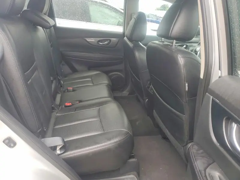 2016 NISSAN ROGUE SL  