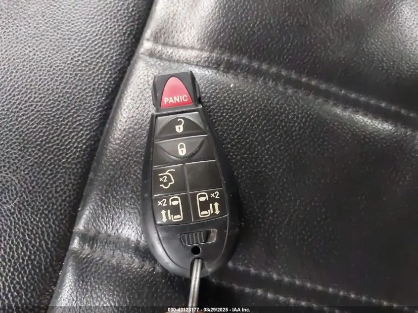 2014 CHRYSLER TOWN & COUNTRY TOURING