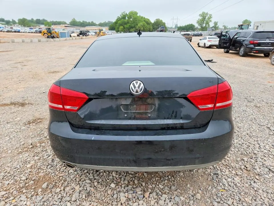 2013 VOLKSWAGEN PASSAT SE  