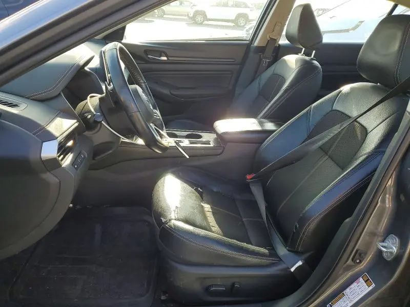 2021 NISSAN ALTIMA SR  
