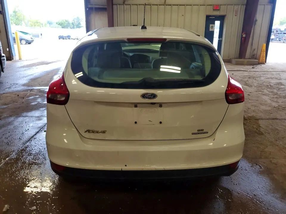 2016 FORD FOCUS SE  