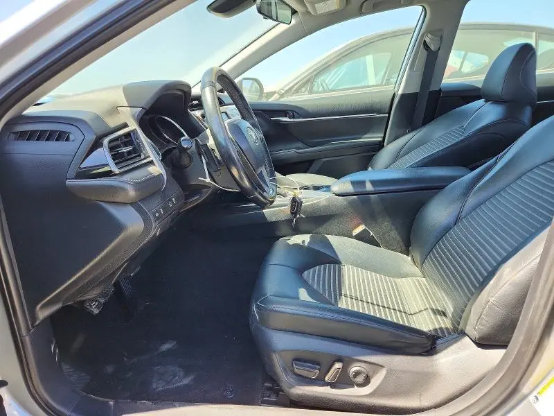 2019 TOYOTA CAMRY SE  