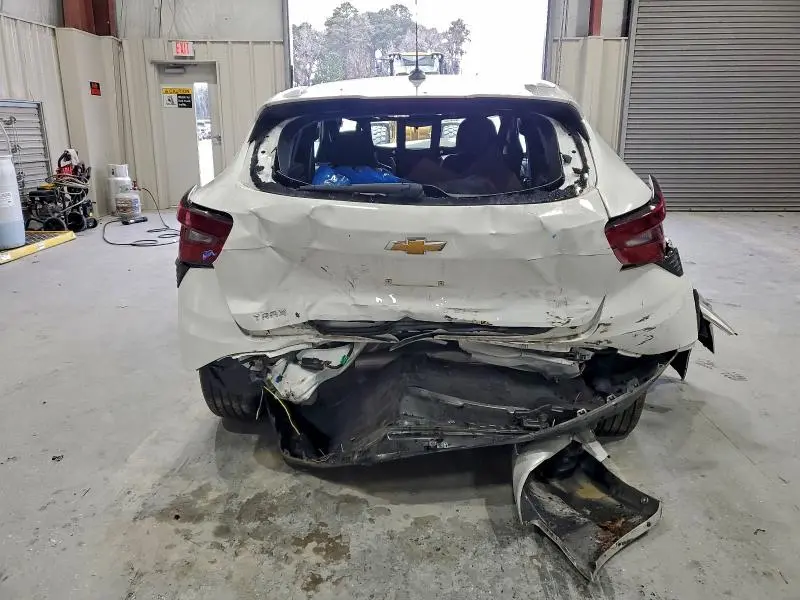 2025 CHEVROLET TRAX LS  