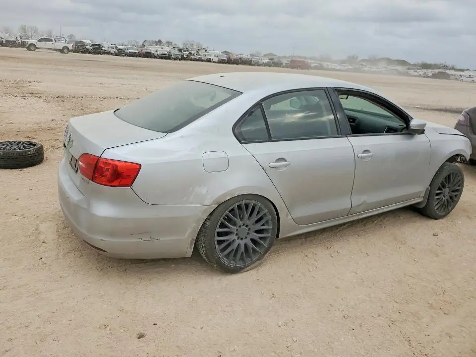 2012 VOLKSWAGEN JETTA SE  