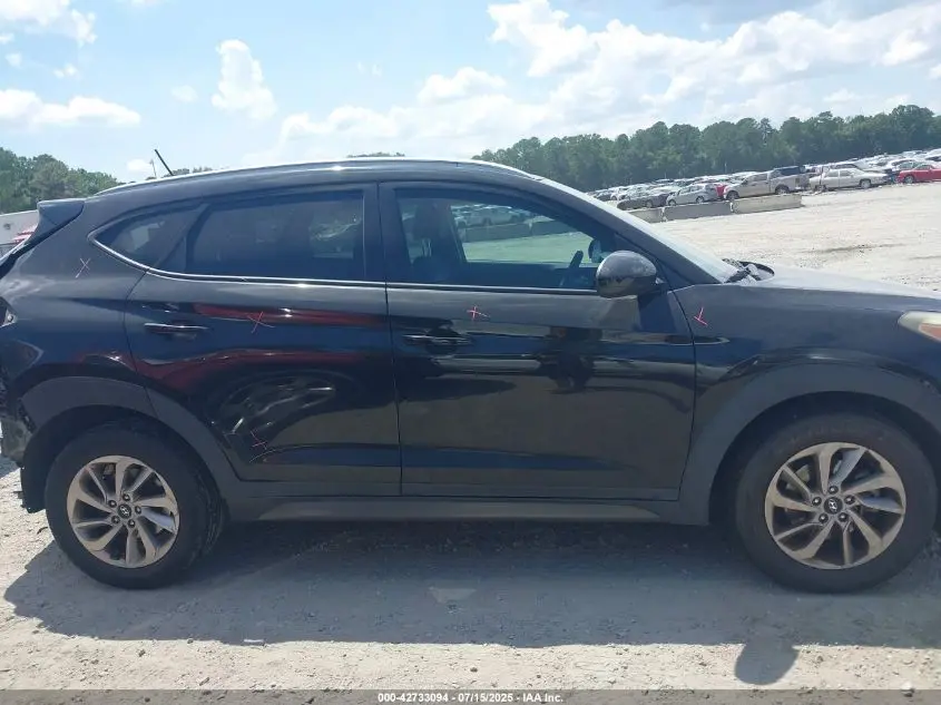 2016 HYUNDAI TUCSON SE