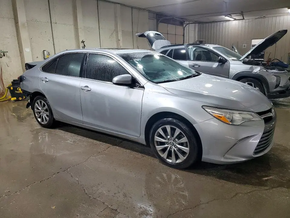 2015 TOYOTA CAMRY XLE  