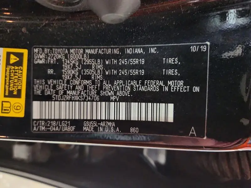 2019 TOYOTA HIGHLANDER SE  