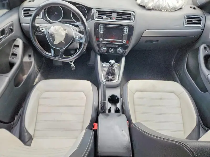 2016 VOLKSWAGEN JETTA SPORT  