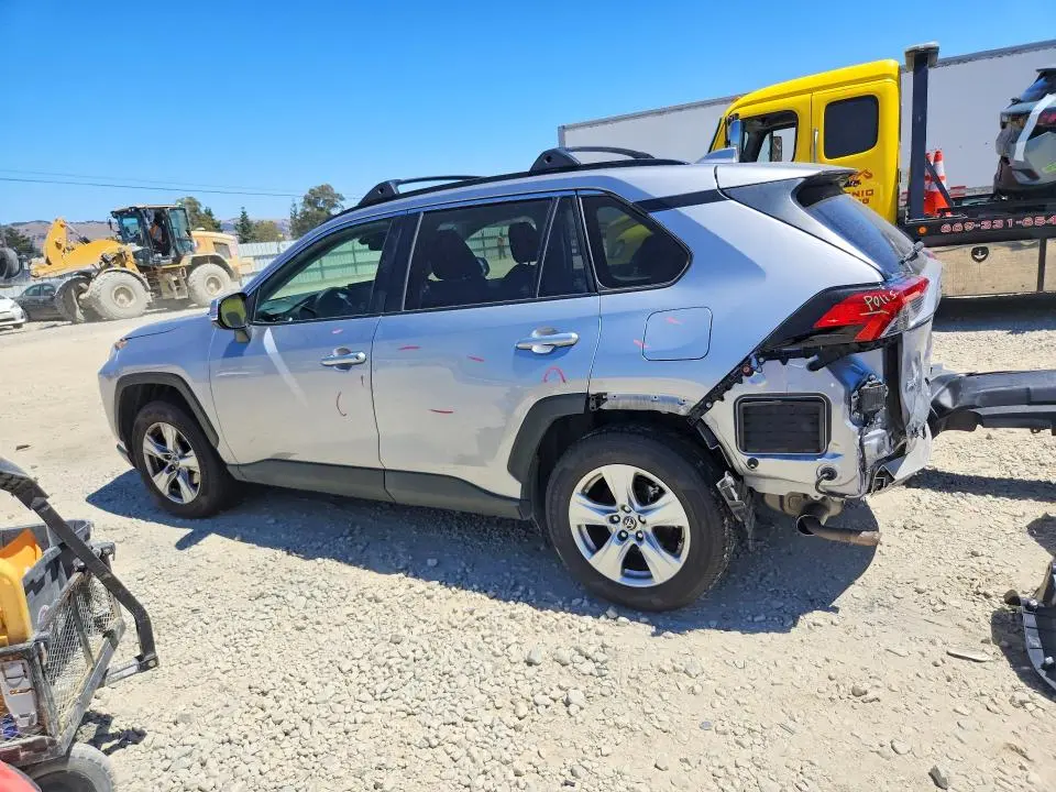 2019 TOYOTA RAV4 XLE  