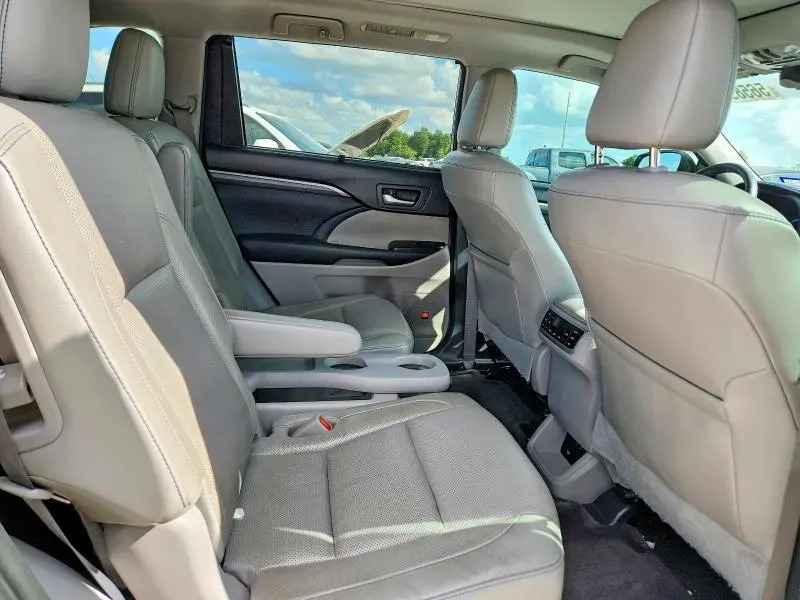 2017 TOYOTA HIGHLANDER LIMITED PLATINUM  