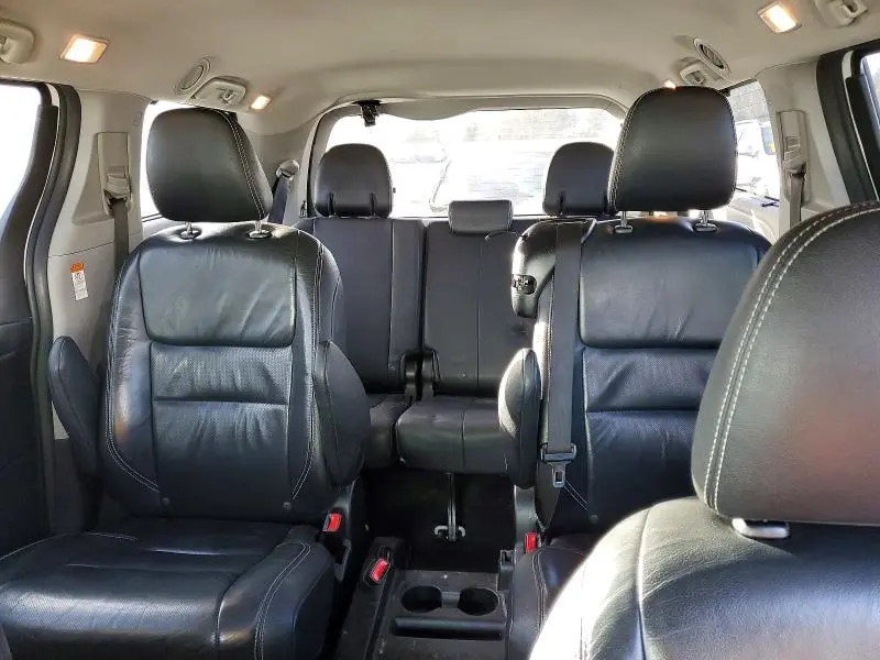 2015 TOYOTA SIENNA SPORT  