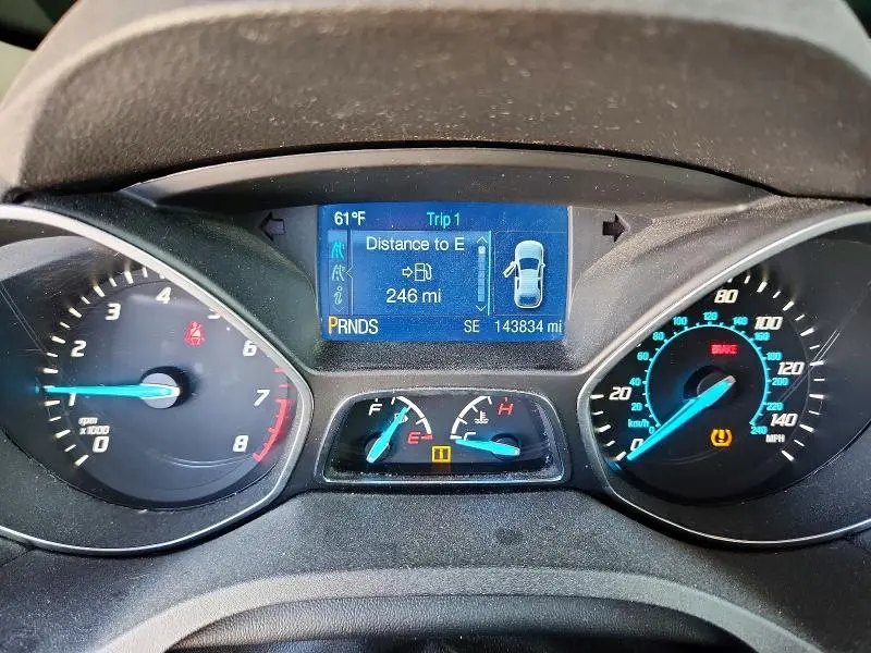 2015 FORD ESCAPE SE  