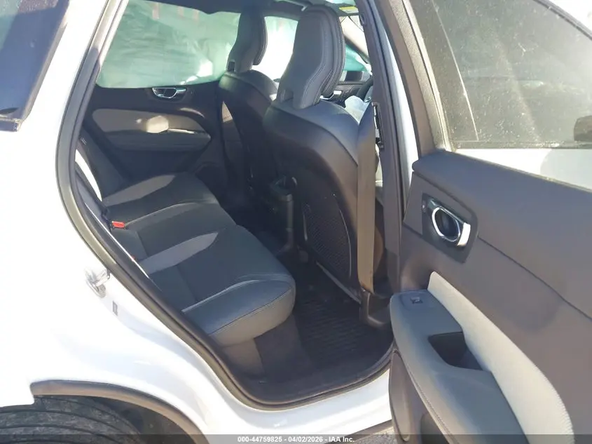 2022 VOLVO XC60 RECHARGE PLUG-IN HYBRID T8 R-DESIGN EXTENDED RANGE