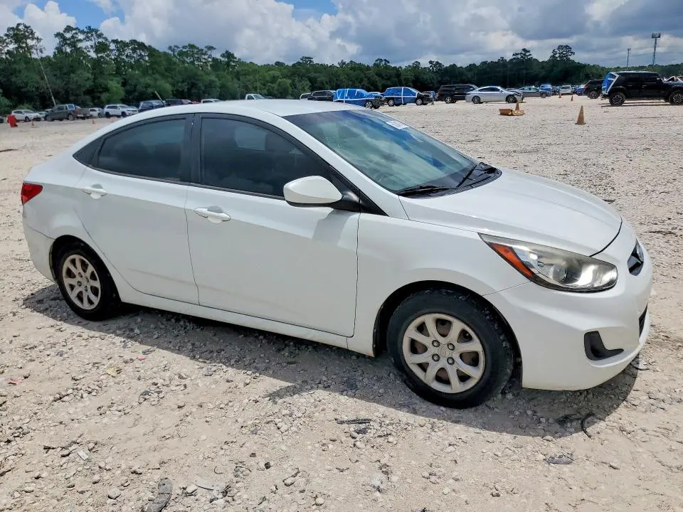 2012 HYUNDAI ACCENT GLS  