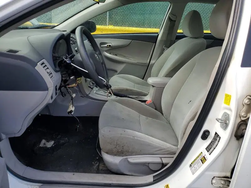 2011 TOYOTA COROLLA LE  