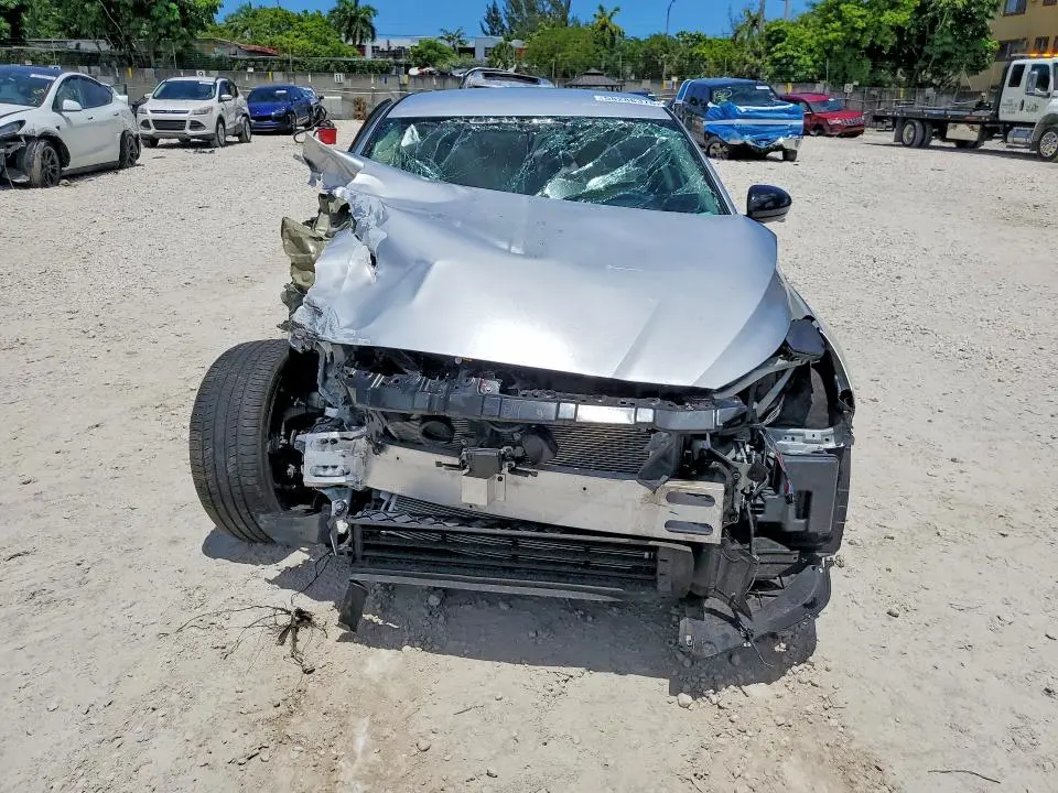 2019 NISSAN ALTIMA SR  