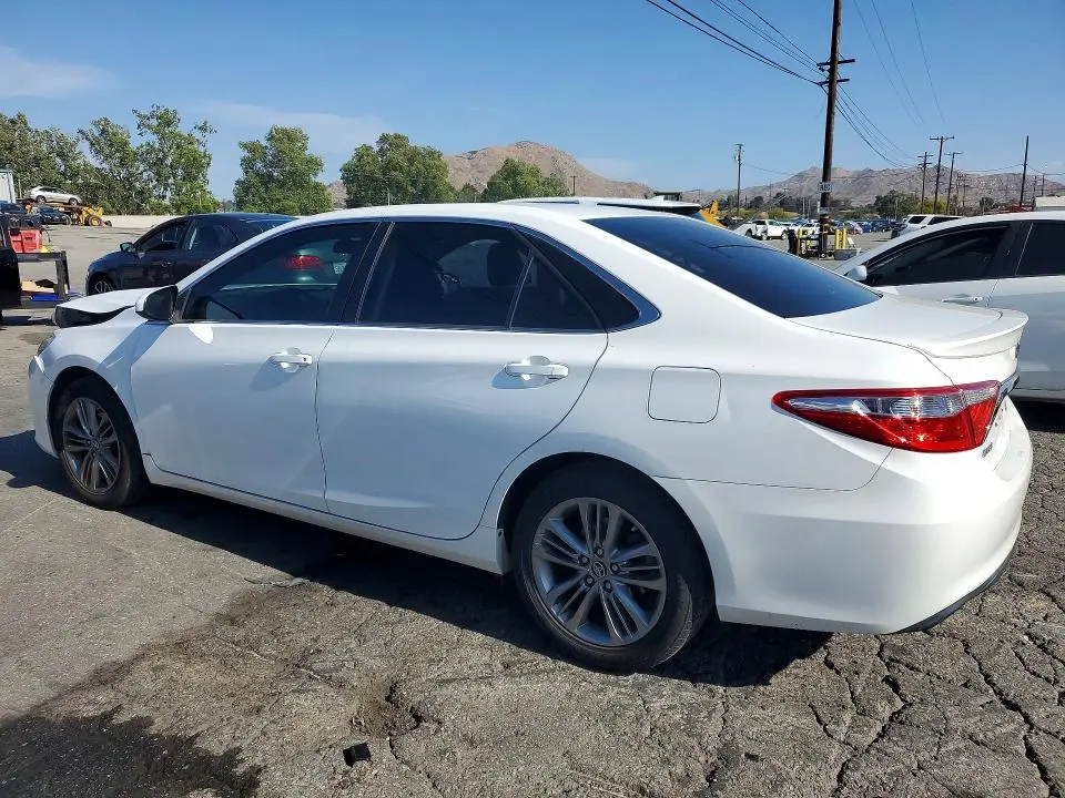 2015 TOYOTA CAMRY SE  