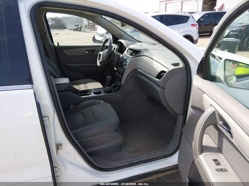 2017 CHEVROLET TRAVERSE LT