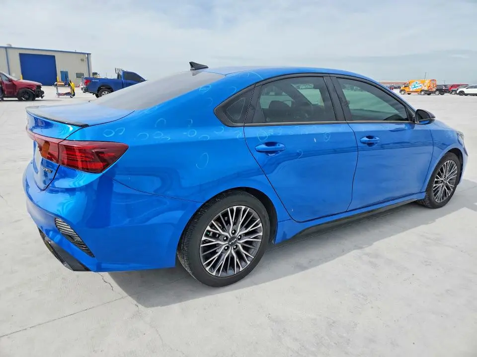 2022 KIA FORTE GT LINE  