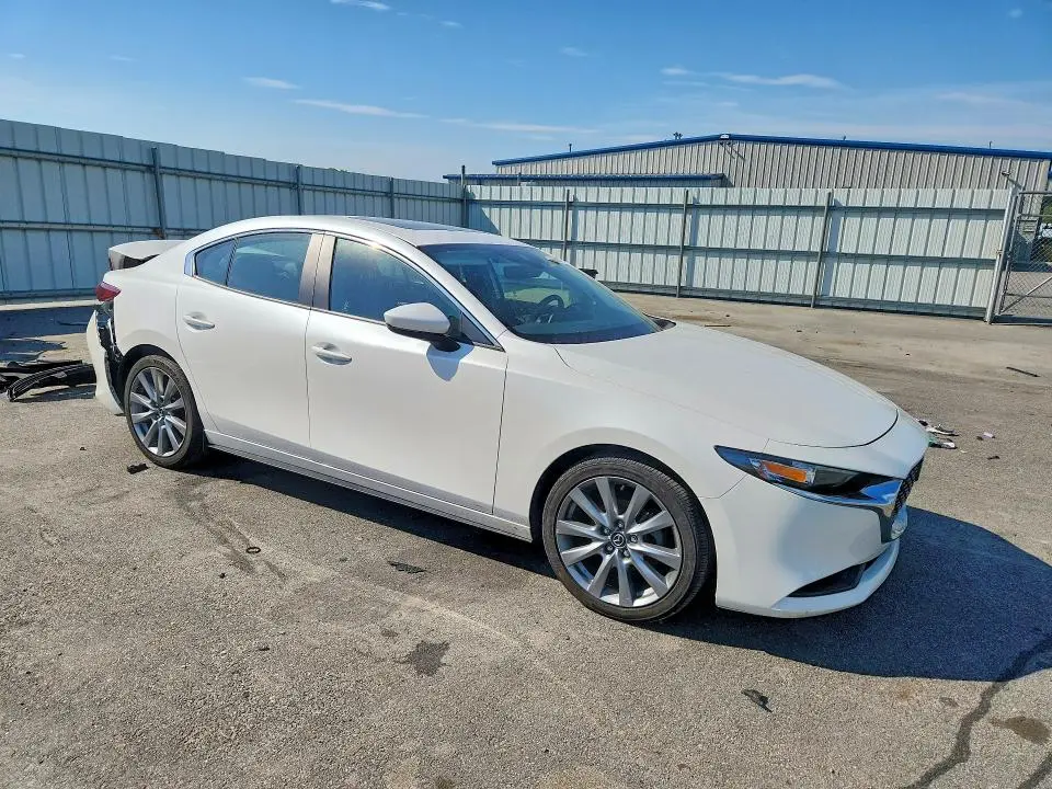 2023 MAZDA 3 PREFERRED  