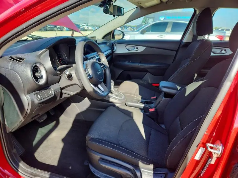 2023 KIA FORTE LXS  