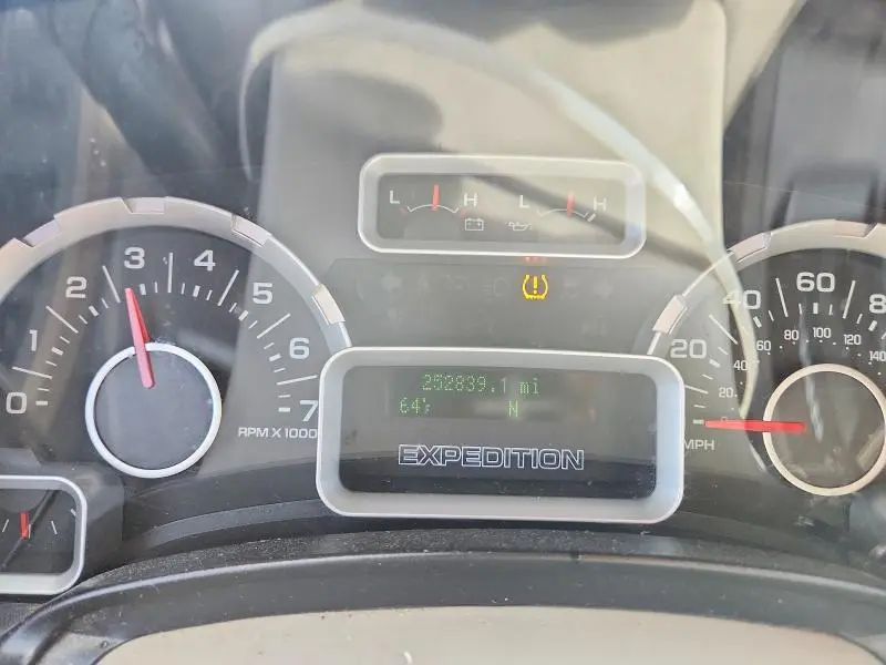 2010 FORD EXPEDITION EL XLT  
