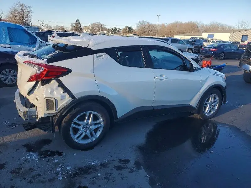 2021 TOYOTA C-HR XLE  