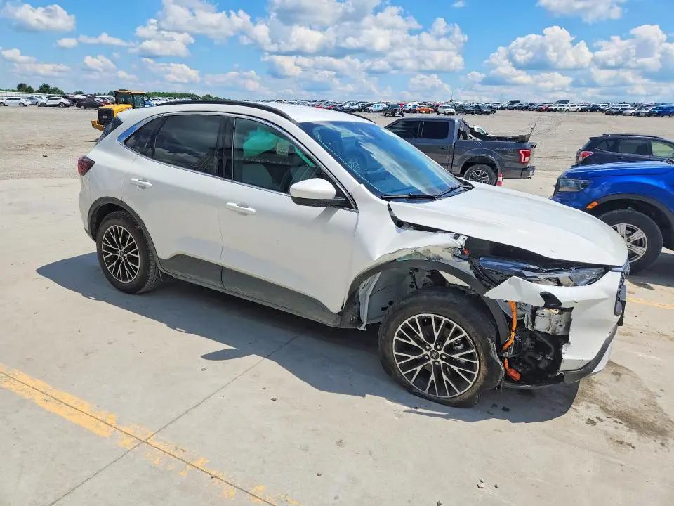 2025 FORD ESCAPE   