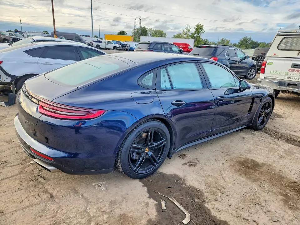 2018 PORSCHE PANAMERA 4  
